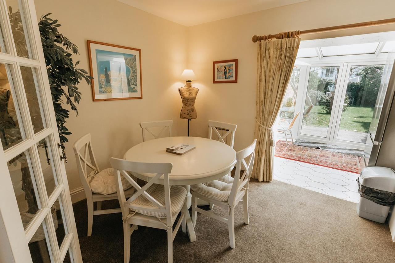 Willow Cottage - Cost 3 Bed Cottage In Penrhyn Bay With Sea Views With Access To Snowdonia Rhôs-on-Sea Buitenkant foto