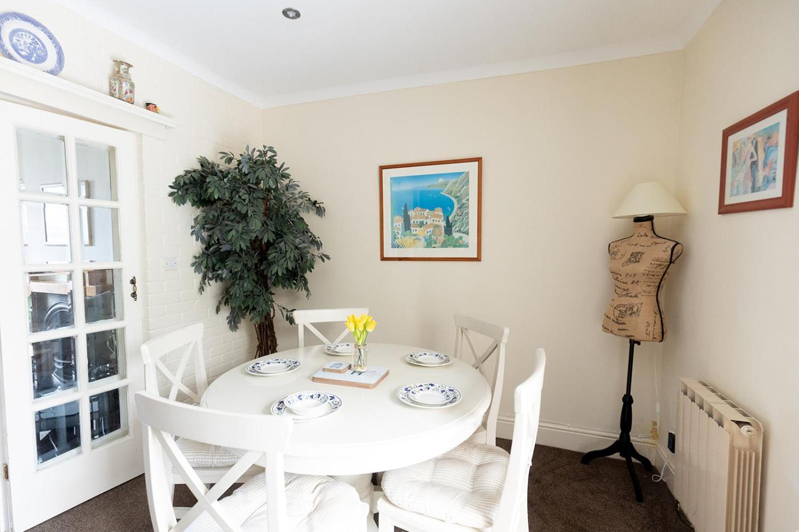Willow Cottage - Cost 3 Bed Cottage In Penrhyn Bay With Sea Views With Access To Snowdonia Rhôs-on-Sea Buitenkant foto