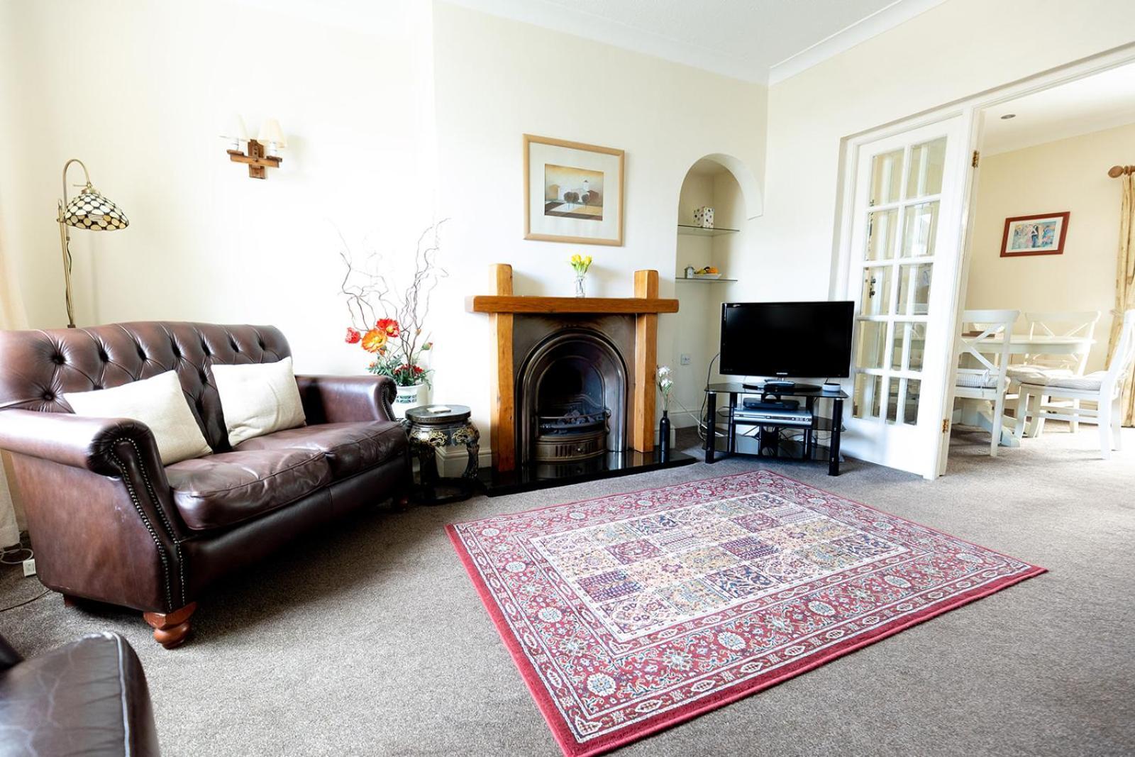 Willow Cottage - Cost 3 Bed Cottage In Penrhyn Bay With Sea Views With Access To Snowdonia Rhôs-on-Sea Buitenkant foto